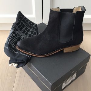 Never worn black suede Matt Bernson boots